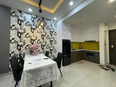 Rent a Newton Residence apartment. Two bedrooms. Two bathrooms. 76 meters.