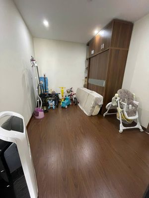 Rent the apartment for two bedrooms, one bathroom at Goldora Plaza for 10.5 million.