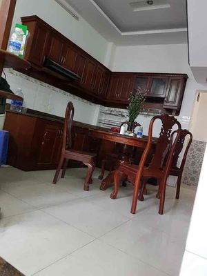Rent a CMT8 alley house near Grandad Market.
