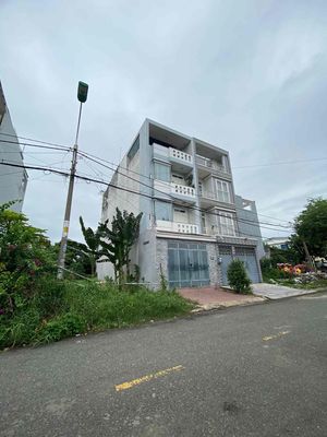 The house rented to the Fire Zone 5 x 20 meters (5 bedroom + 4 toilets) rent 20 million a month