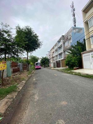 The house rented to the Fire Zone 5 x 20 meters (5 bedroom + 4 toilets) rent 20 million a month