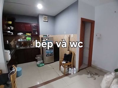 apartment three bedroom-- top floor-- two-sided open-face -- beautiful view.
