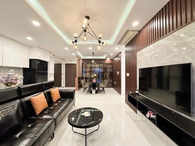 Rent three Sunrise City .23 million rooms a month, take the house.