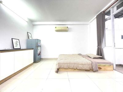 The owner of the rented room at 98 F Lê Lai Bến Thành market is 5.04 million U.S.