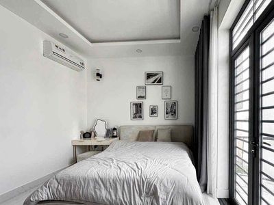 The 1 st 2nd floor of the roof is made up of four bedrooms, four furniture rooms near Lã Xuân Oai.
