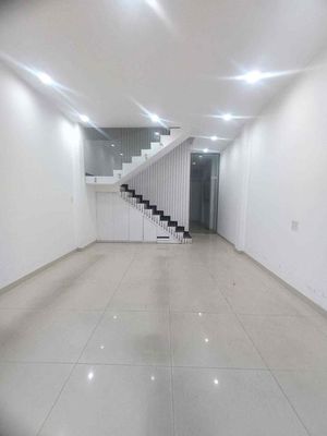 Rent a three-story house in front of Trường Thọ.
