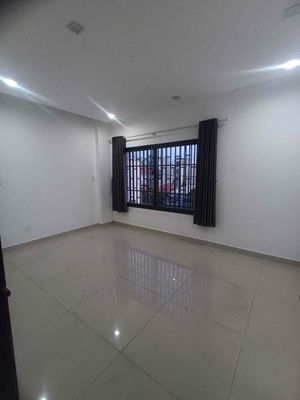 Rent a three-story house in front of Trường Thọ.