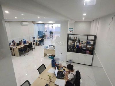 Rent a villa. A4 K300.10 m.