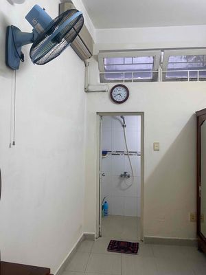 The room for women is full of conveniences.