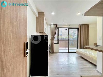 renting a super cool balcony studio full of comfort