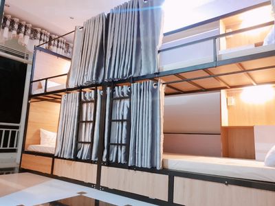 Curl the senior dorm bed between the heart of the 10th. toxy