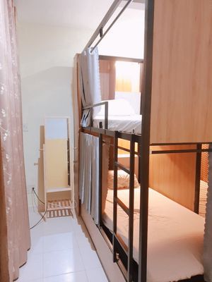 Curl the senior dorm bed between the heart of the 10th. toxy