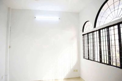 Rent the county quarter 4 0129 million. Four bedrooms - two toilets. In front of the road.