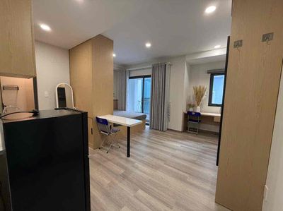 It's the owner of the apartment right now. Huỳnh Văn Bánh-full interior.