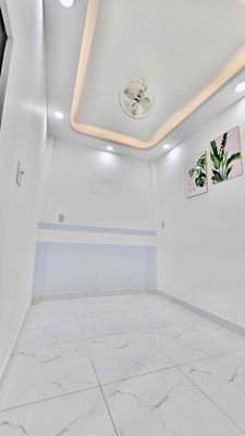Rent for 1225 Phạm Thế Hiển District 5th. - A little face.