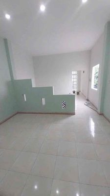 Renting four x17 meters, one floor, three bedrooms, alley car, next to the tree market, gx lq, shit, District 12.