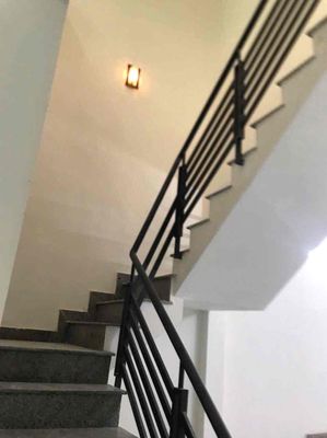 Renting four x17 meters, one floor, three bedrooms, alley car, next to the tree market, gx lq, shit, District 12.