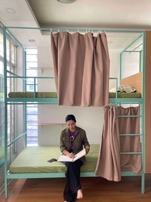 The Royal College dorm room next to the University of Lang cs1 Cô Bắc district 1