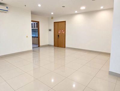 We'll rent a Him Lam Chợ Lớn apartment for 13 million and a fridge, District 6, 102 meters2, two bedrooms, two toilets,