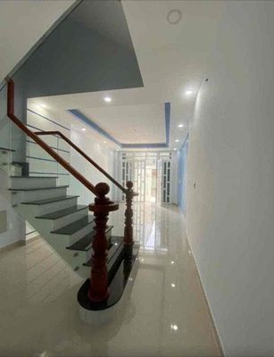 Renting a An Dương Vương truckhouse at 12 million a month.