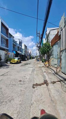 Renting a An Dương Vương truckhouse at 12 million a month.
