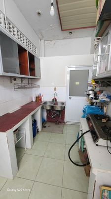 20 meters of boarding room near the University of Li Lang, the Center for Politics.