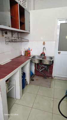 20 meters of boarding room near the University of Li Lang, the Center for Politics.