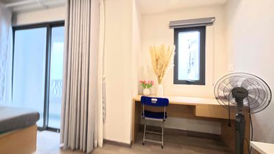 The new apartment is 100 percent, bancong, high-end furniture at Huỳnh Văn Bánh.