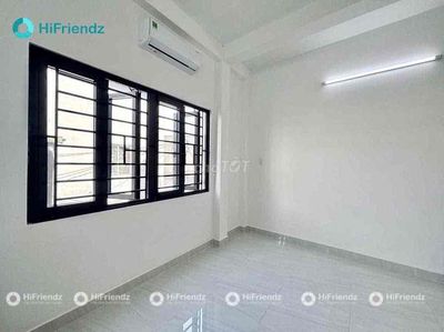 The window studio is empty near the cheap commercial university