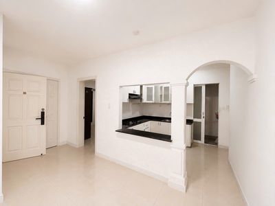 11.5 million -- three bedrooms -- two toilets -- for the Central Mountain apartment.