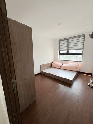 Need to rent three times the full interior bedroom Goldora Plaza.