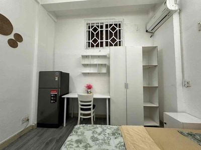 The apartment is full of furniture, 4.3 million students, right at the Dakao District 1.