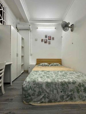 The apartment is full of furniture, 4.3 million students, right at the Dakao District 1.