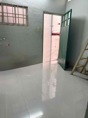 The room's 16 meters up.