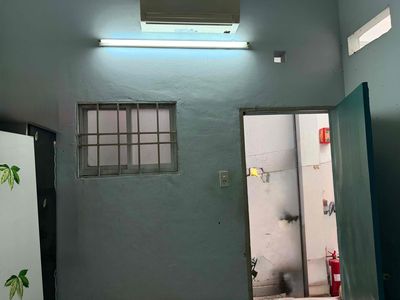 The room's 16 meters up.