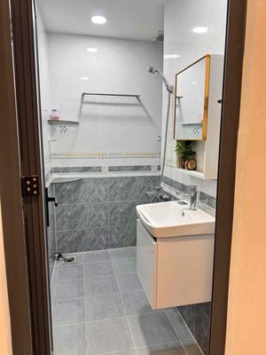 To rent a new house, complete three bedrooms. Three rooms, 90-foot bathrooms, full-time comfort.