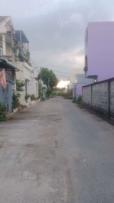 To the Nguyễn Duy Trinh rent, District 9