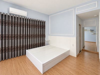 Rent the Oriental Plaza apartment 2 bedroom 2 toilet 83 M2 basic interior - 1.5 million