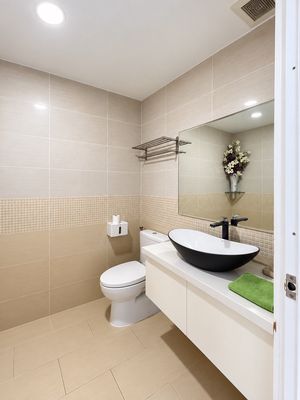 Rent the Oriental Plaza apartment 2 bedroom 2 toilet 83 M2 basic interior - 1.5 million