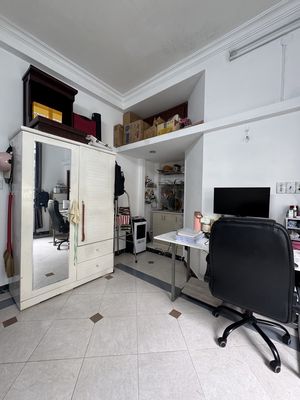 Rent room.