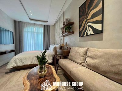 The studio is Dương Quảng Hàm tone tone with luxury washing its own price well