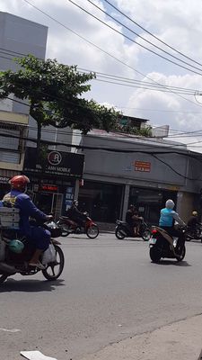 Rent the entire street down the main city.