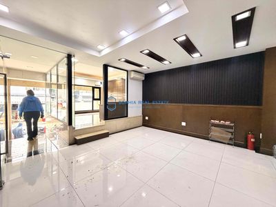 The cash shelter-- the crash area plus 3 stories of style vp / studio,--