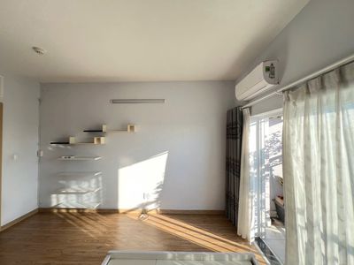 Renting Oriental Plaza apartment 685 Âu Cơ at 12 million, 85 meters2, 2 bedrooms, 2 toilets.