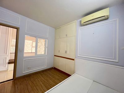 Renting Oriental Plaza apartment 685 Âu Cơ at 12 million, 85 meters2, 2 bedrooms, 2 toilets.