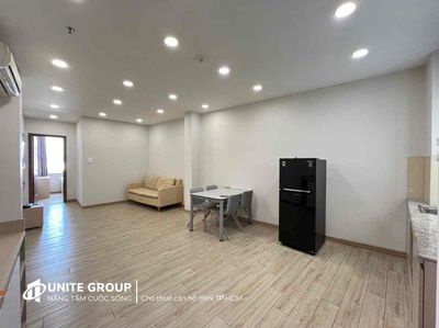 It's the owner of the apartment right now. Nơ Trang Long full of furniture 100 meters wide.