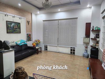 Rent villa on two alleys, car park, District 10.