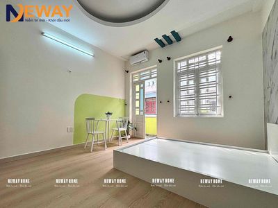 The balcony studio is full of cheap interiors on the new state-of-the-art road.