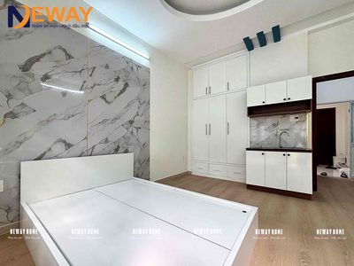 The balcony studio is full of cheap interiors on the new state-of-the-art road.