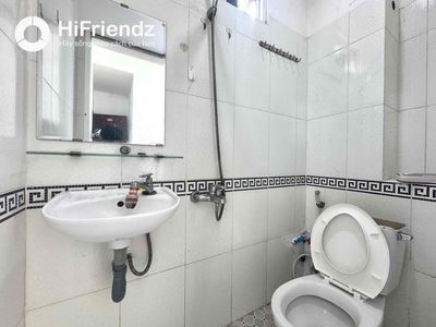 Cheap student room in the heart of District 1.